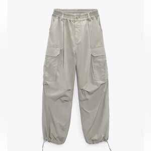 Zara Cargo Pants in Light Green